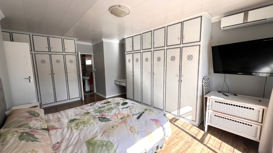 3 Bedroom Property for Sale in Langenhovenpark Free State